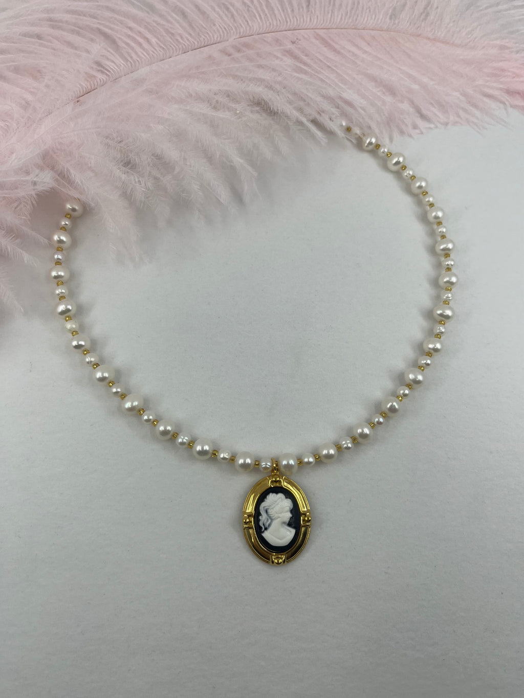 Pearl Necklace with cameo pendant: 18K Gold Plated