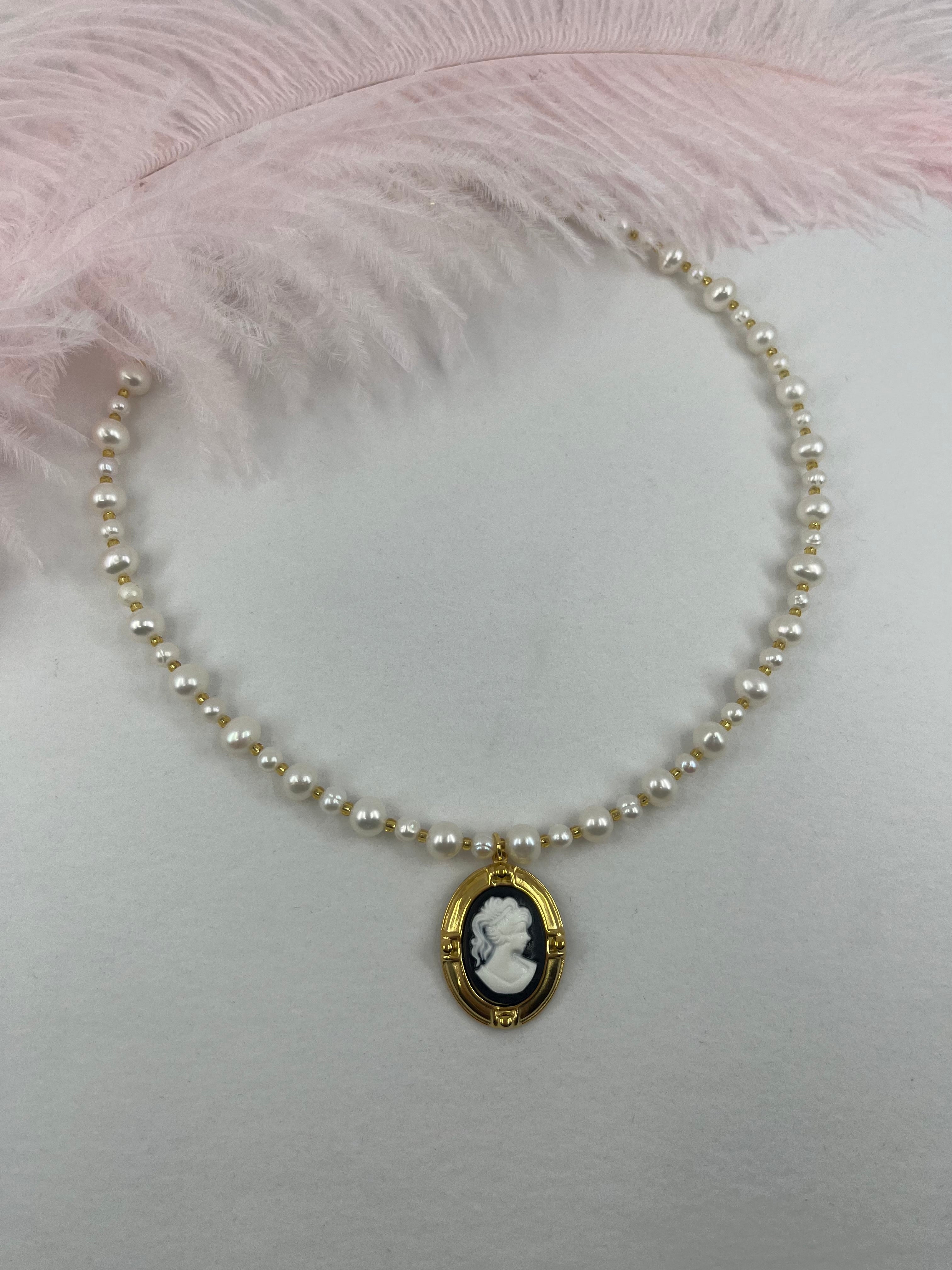 Pearl Necklace with cameo pendant: 18K Gold Plated
