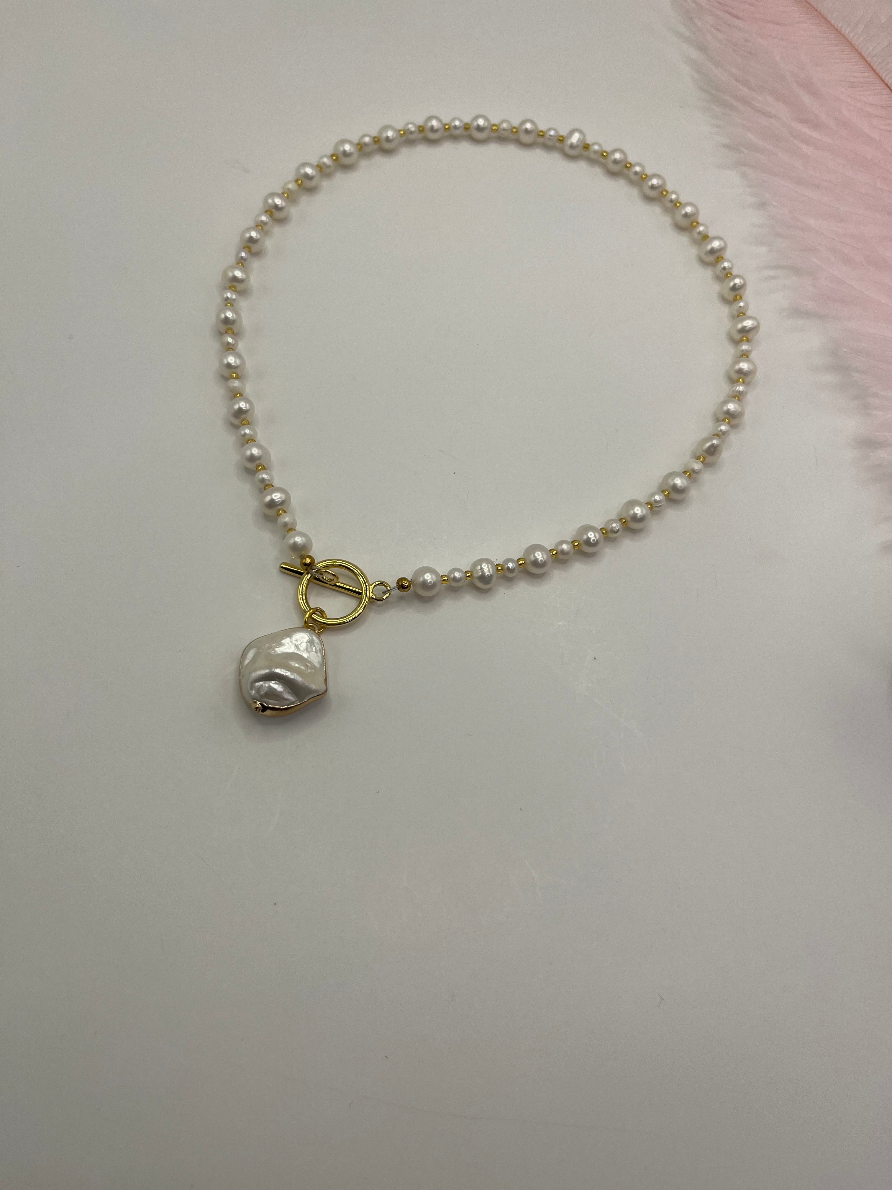 Pearl Choker Necklace with Shell pendant: 18K Gold Plated