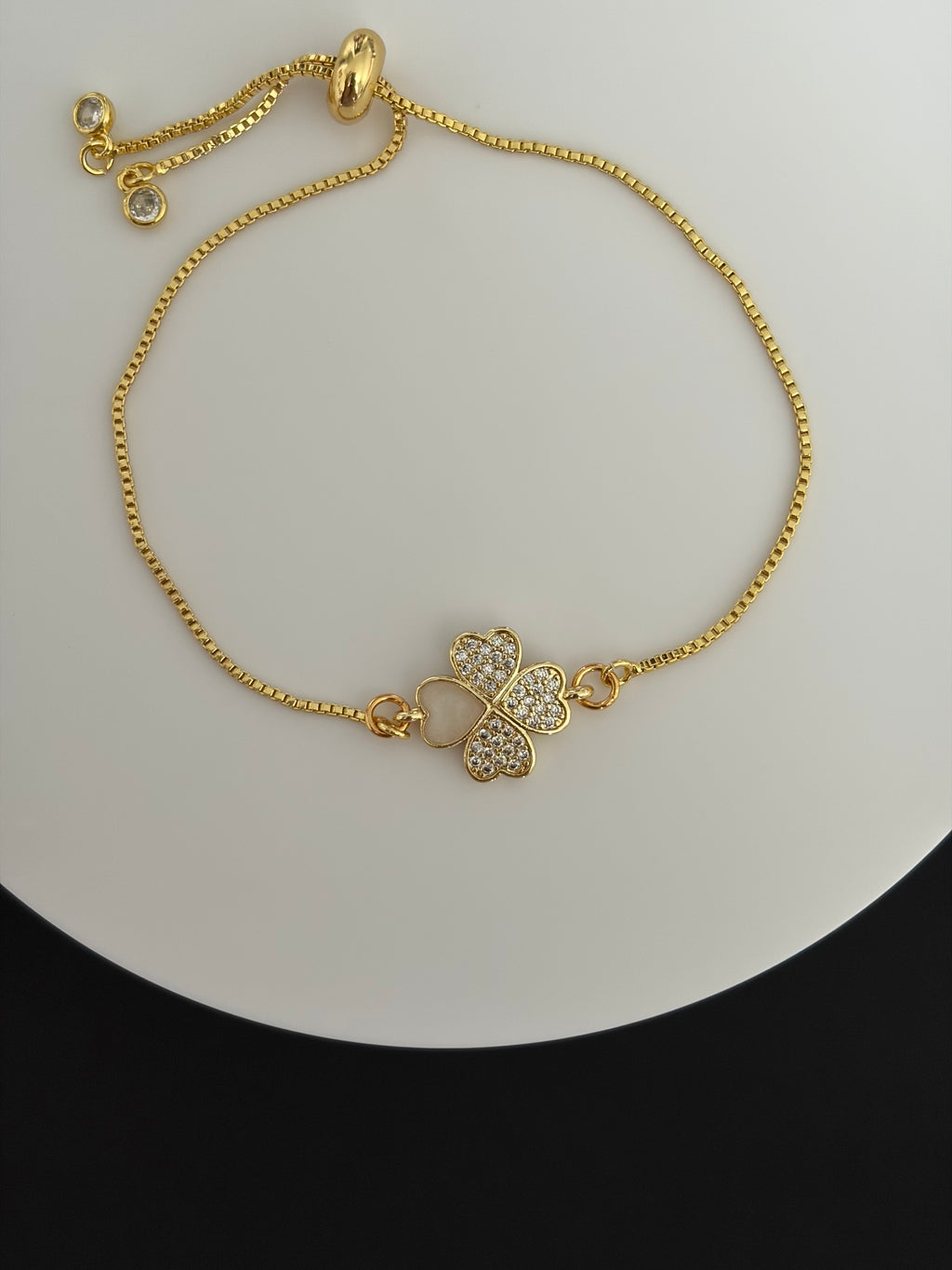Zirconia clover bracelet with slider chain