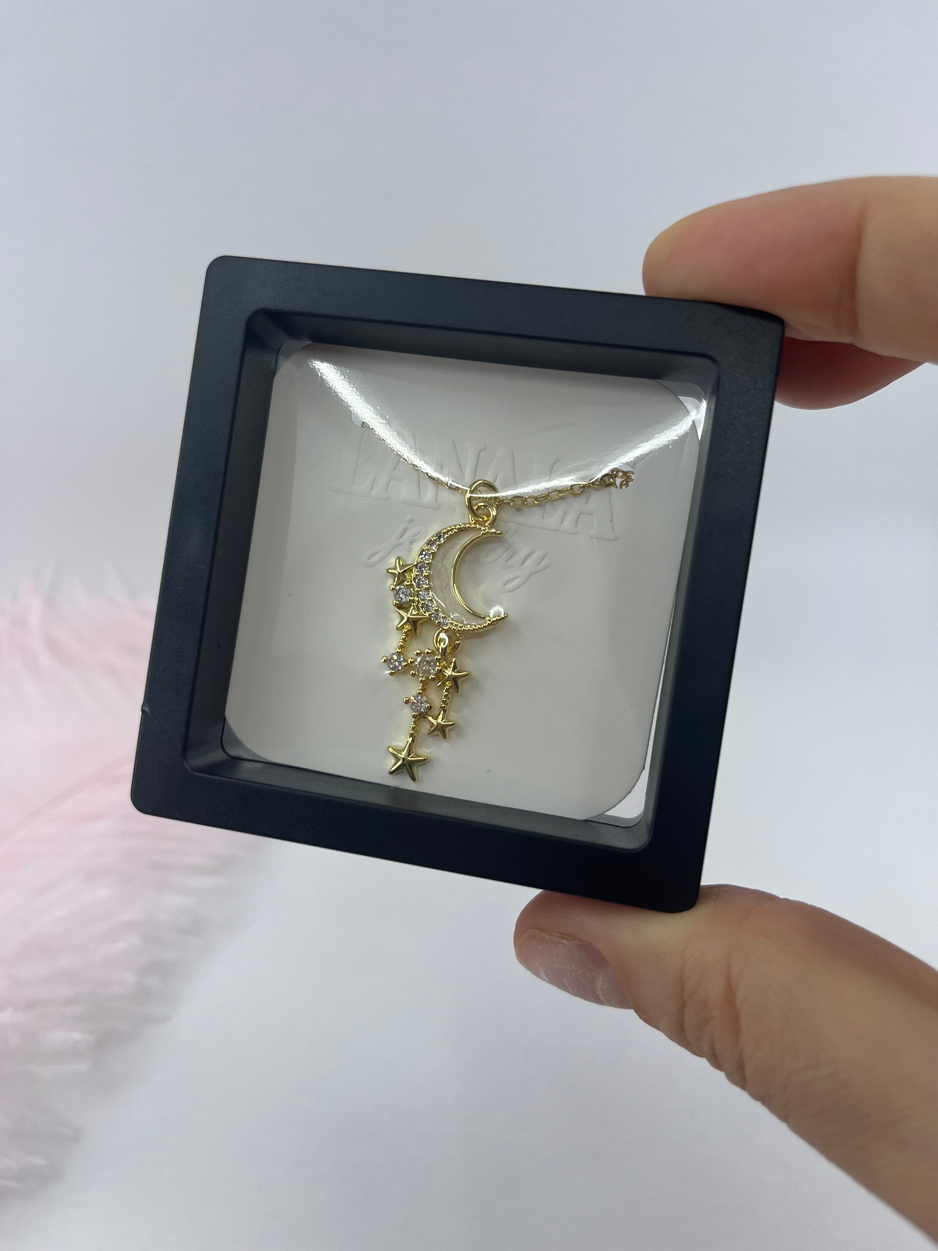 Choker necklace with zirconia moon star pendants: 18K Gold Plated