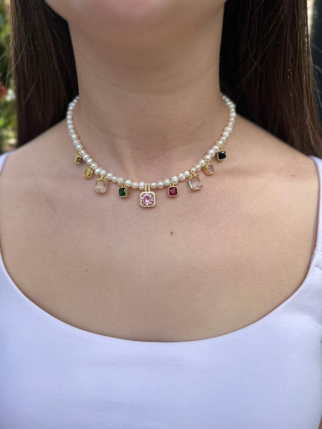 Pearl Necklace with zirconia pendants: 18K Gold Plated