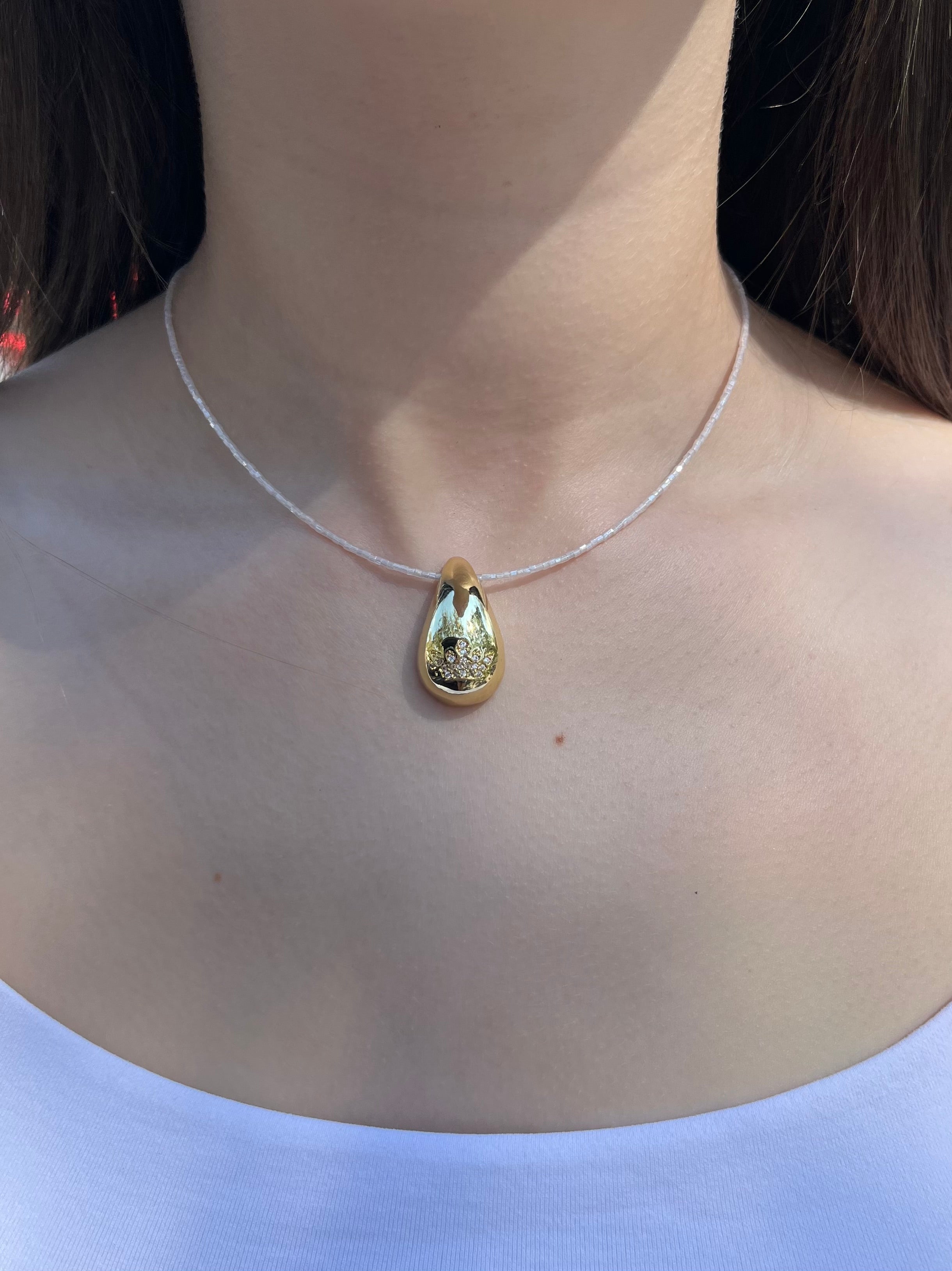 Beaded choker with gold teardrop crown pendants: 18K Gold Plated