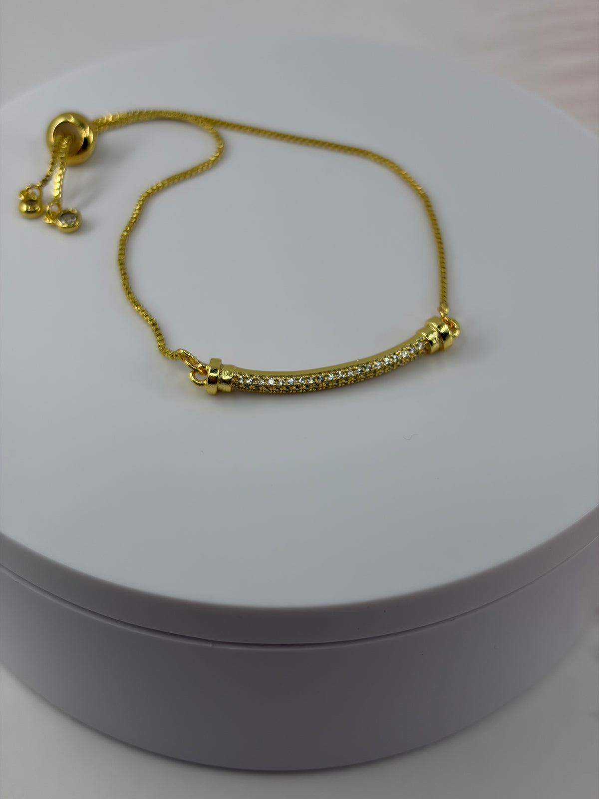 Zirconia bar bracelet with slider chain