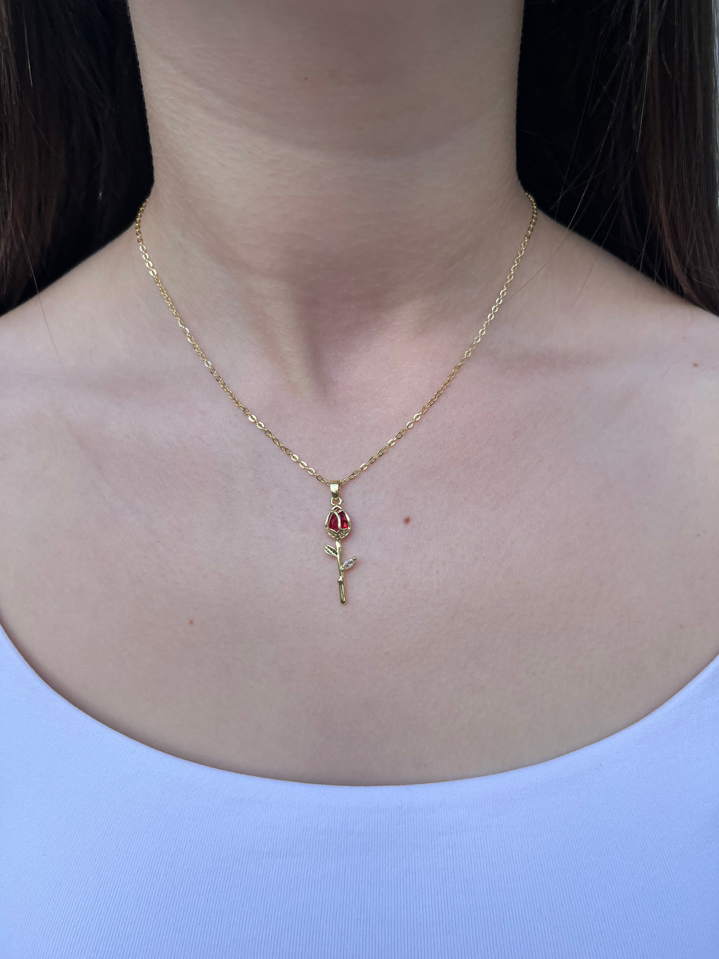 Choker necklace with gold zirconia rose pendants: 18K Gold Plated