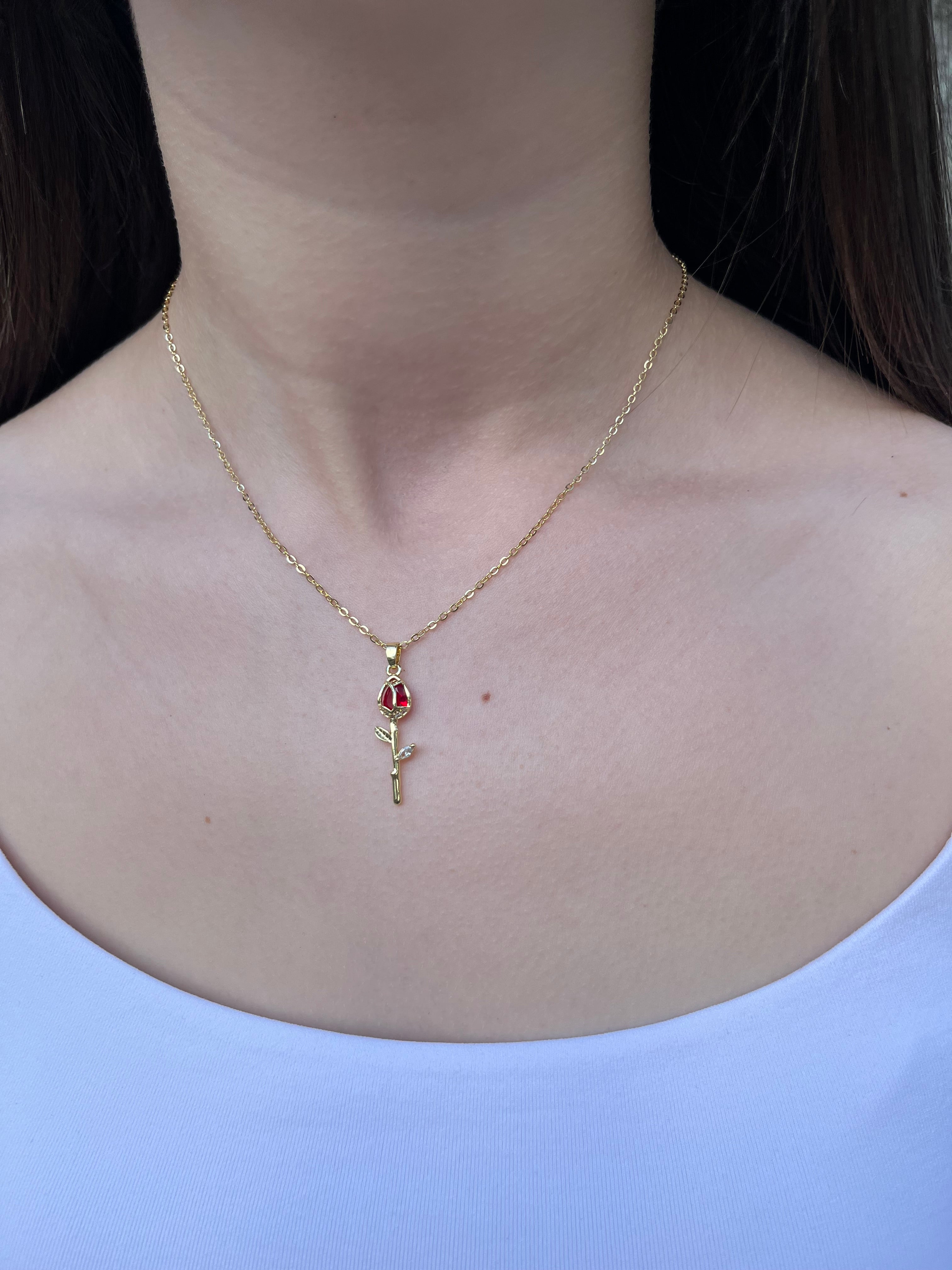 Choker necklace with gold zirconia rose pendants: 18K Gold Plated