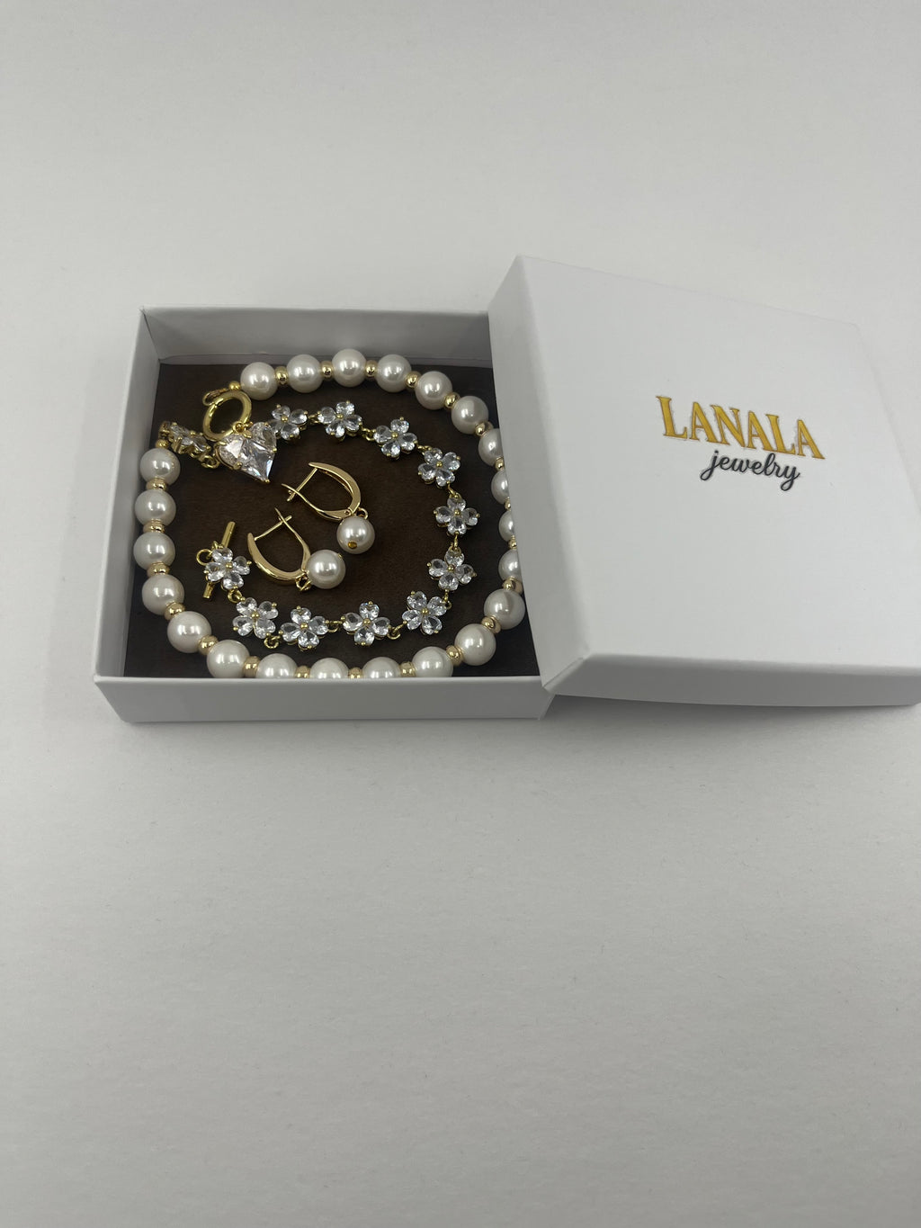Asymmetrical Pearl Necklace with earrings : 18K Gold Plated
