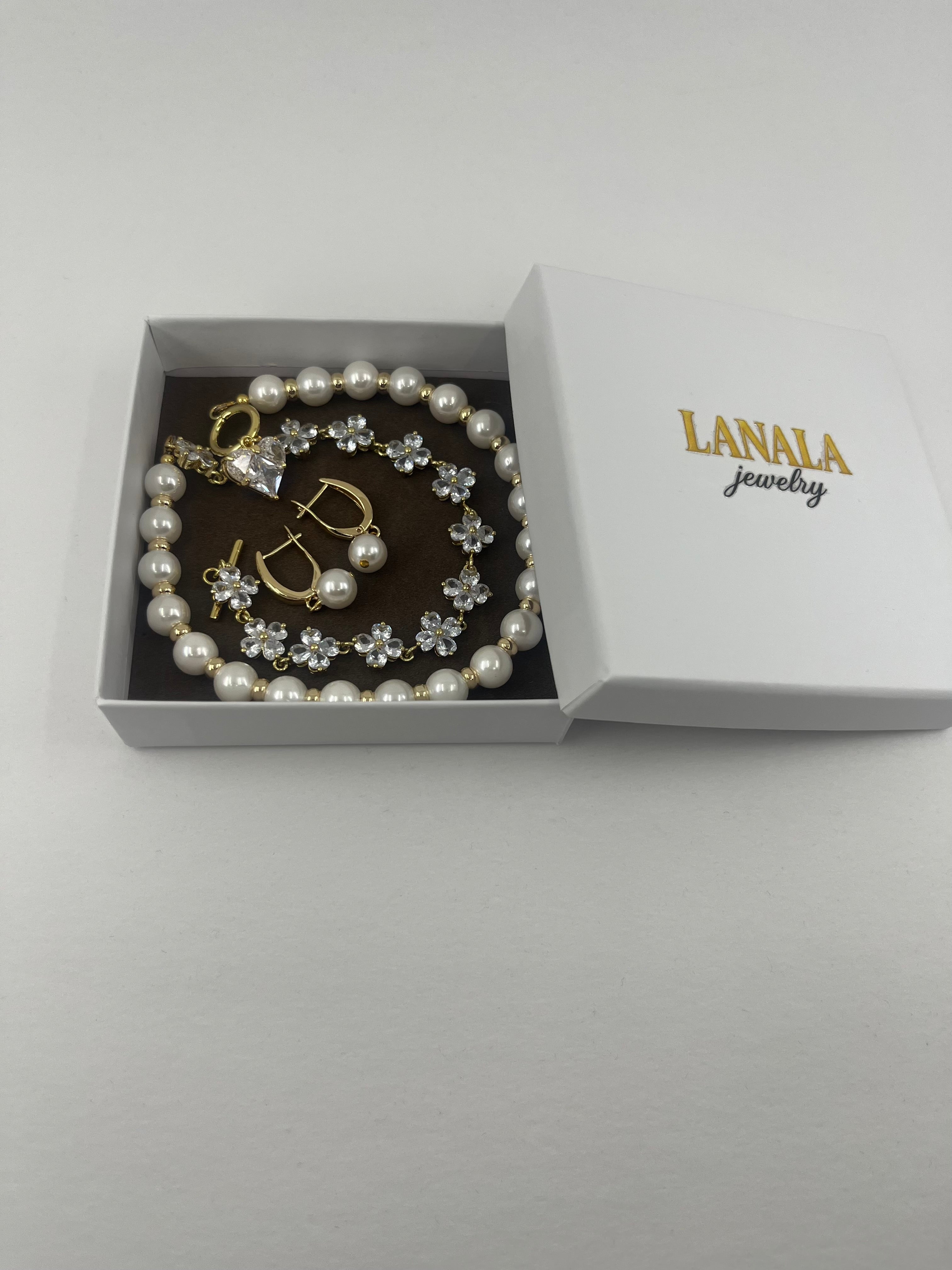 Asymmetrical Pearl Necklace with earrings : 18K Gold Plated