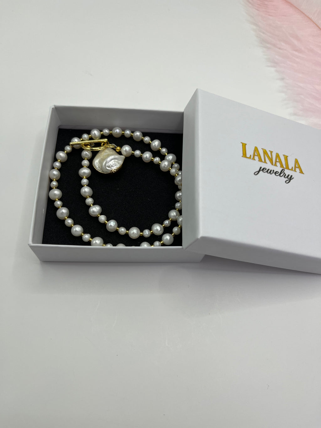 Pearl Choker Necklace with Shell pendant: 18K Gold Plated