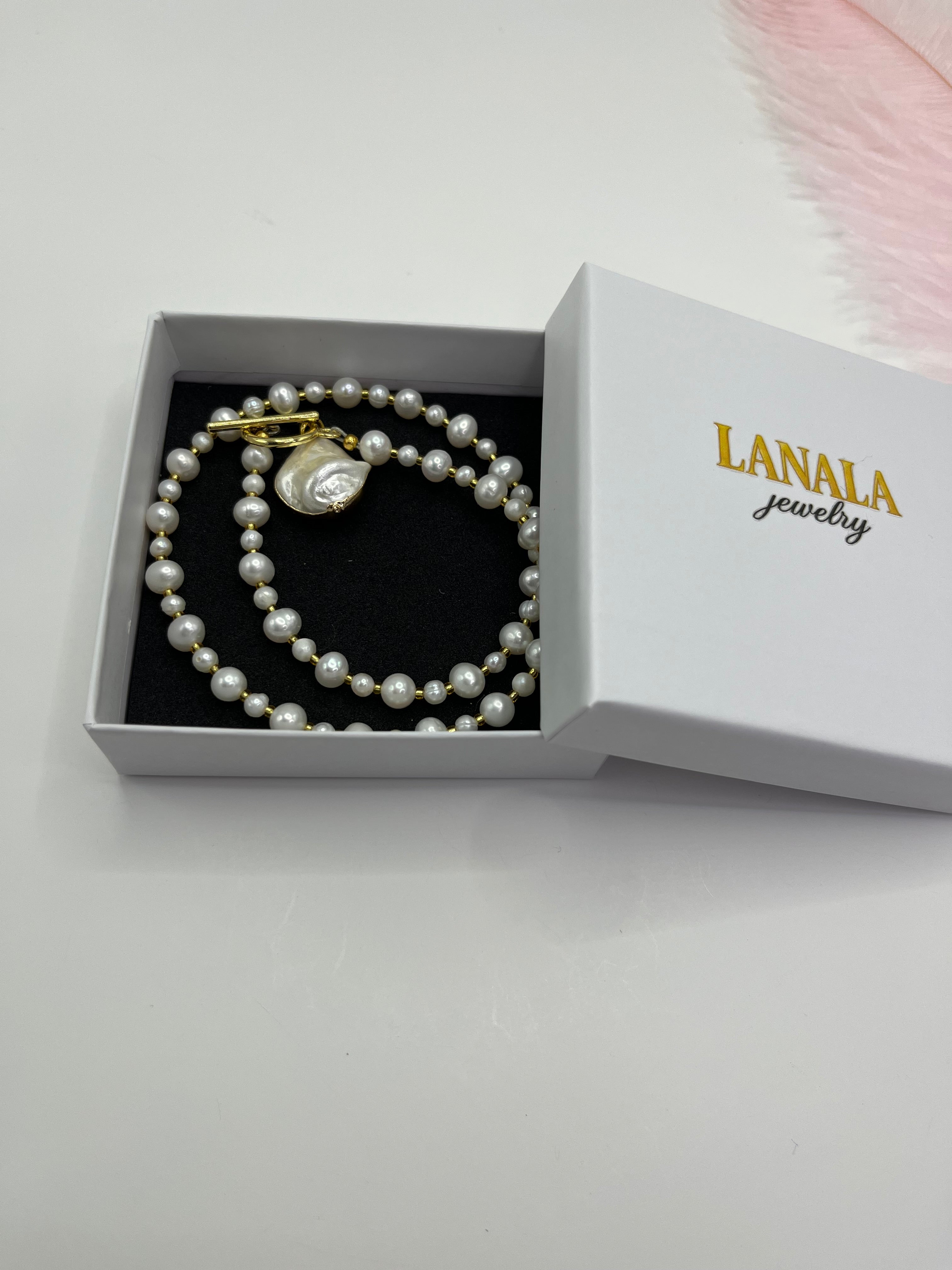 Pearl Choker Necklace with Shell pendant: 18K Gold Plated