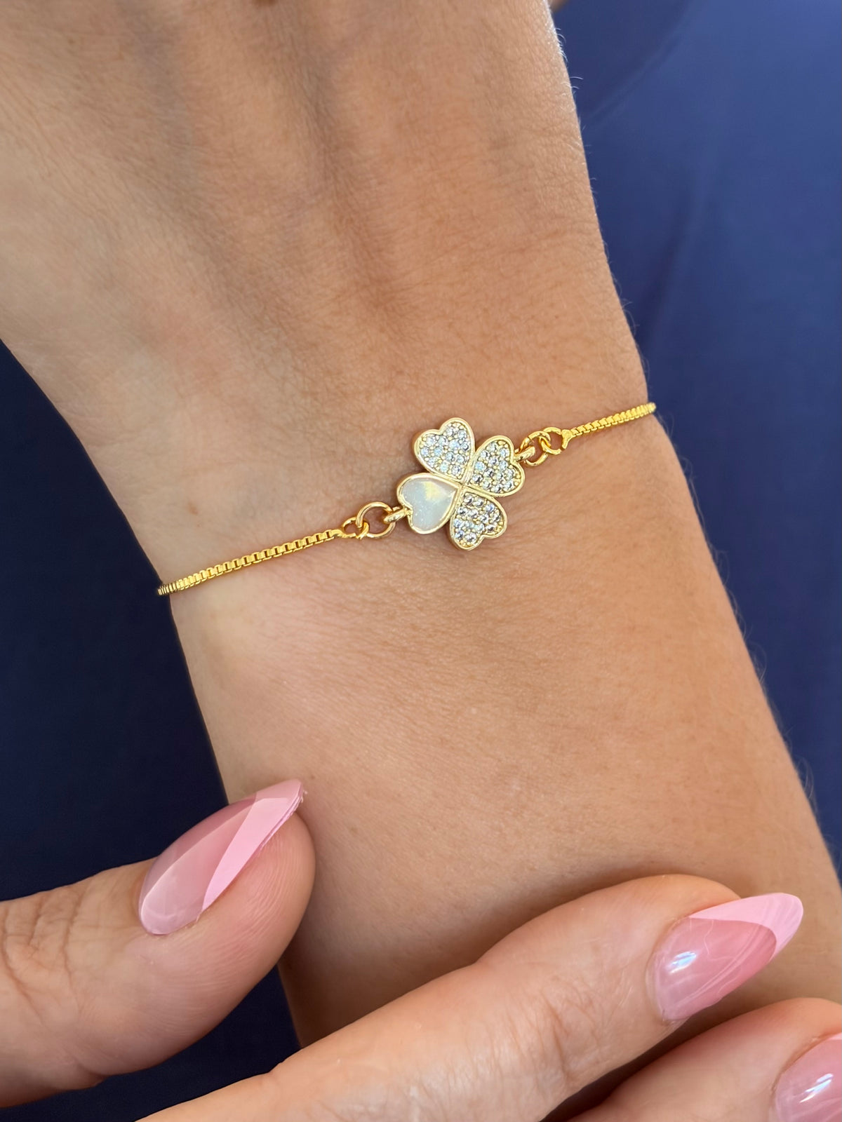 Zirconia clover bracelet with slider chain