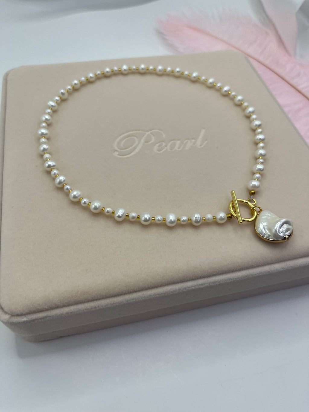 Pearl Choker Necklace with Shell pendant: 18K Gold Plated