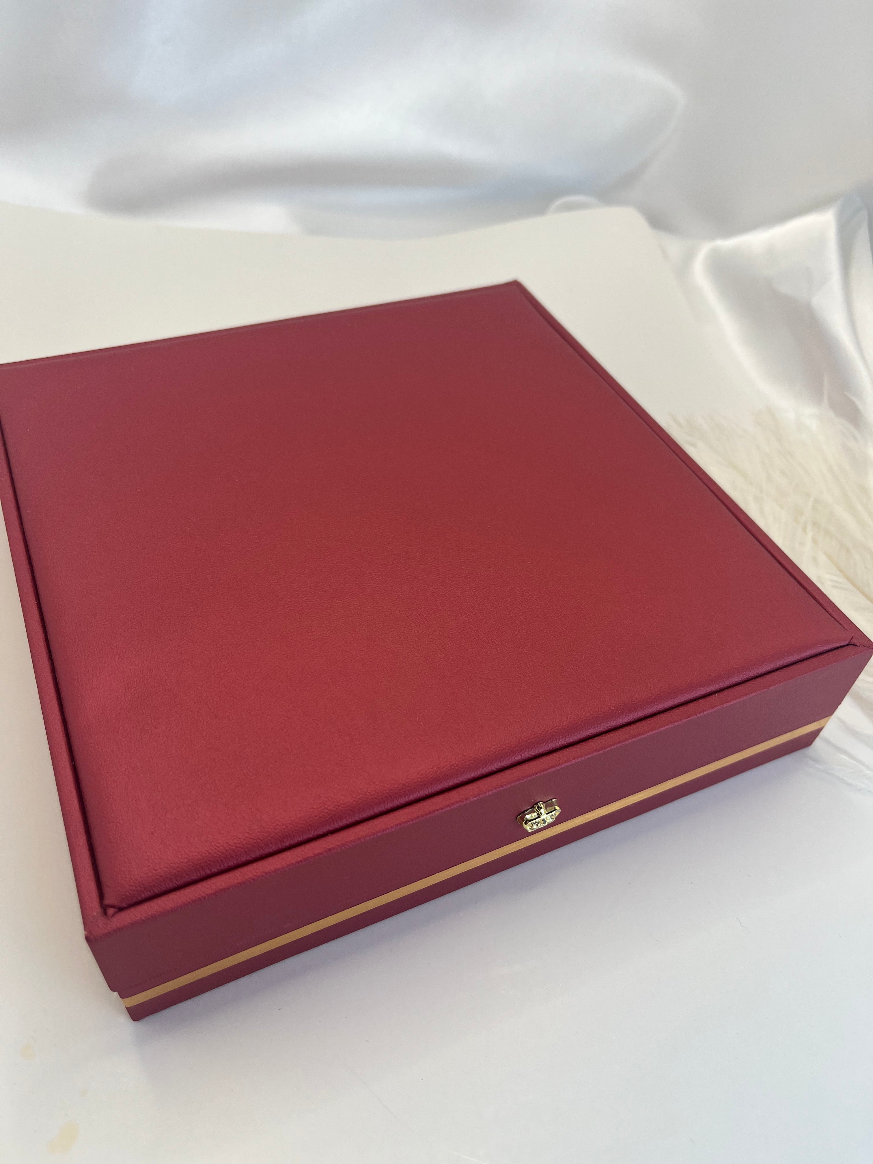 Gift Box: Beaded Jewelry Set with Heart Pendants & 18K Gold Plated Details