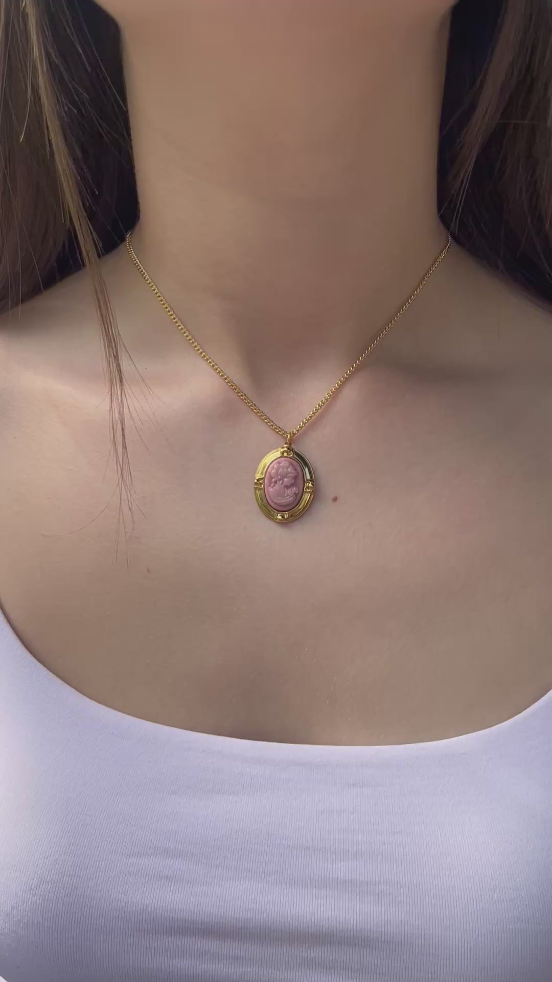 Victorian necklace with Cameo pendant: 18K Gold Plated