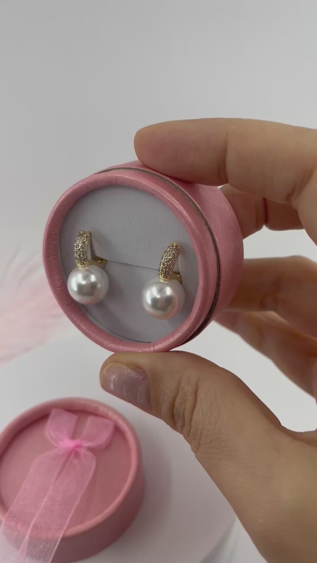 Natural Pearl Shell Gold Zirconia Earrings
