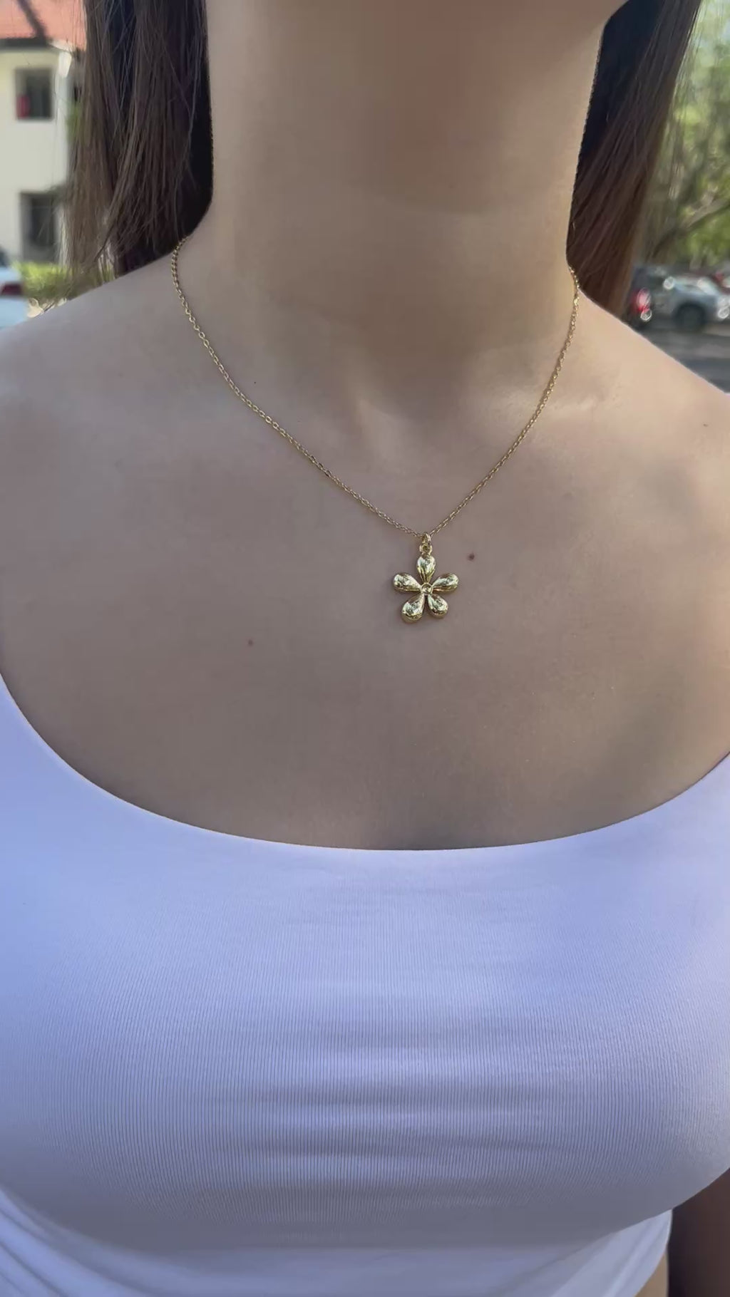 Choker necklace with gold flower pendants: 18K Gold Plated
