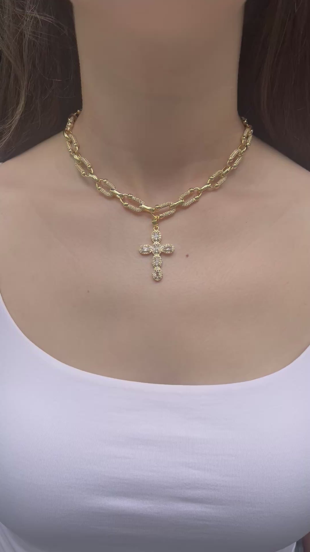 Zirconia chain necklace with cross pendant