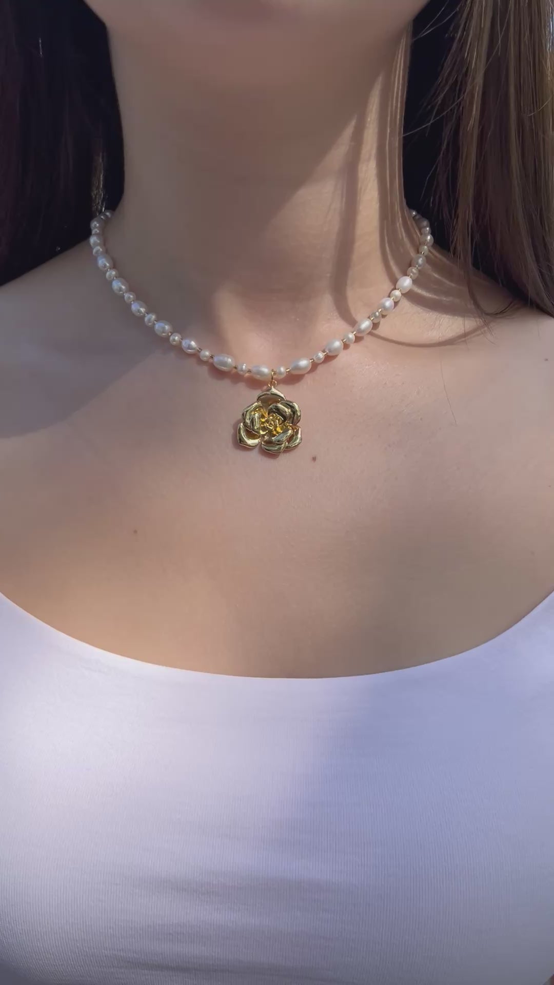 Pearl Necklace with rose pendant: 18K Gold Plated