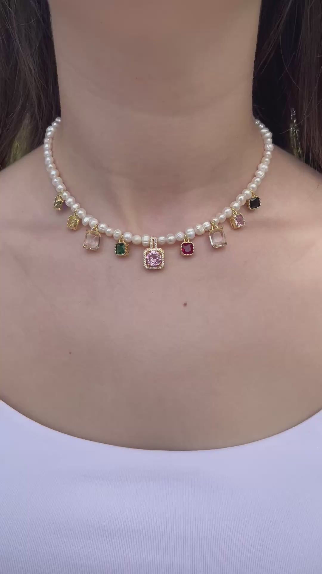 Pearl Necklace with zirconia pendants: 18K Gold Plated